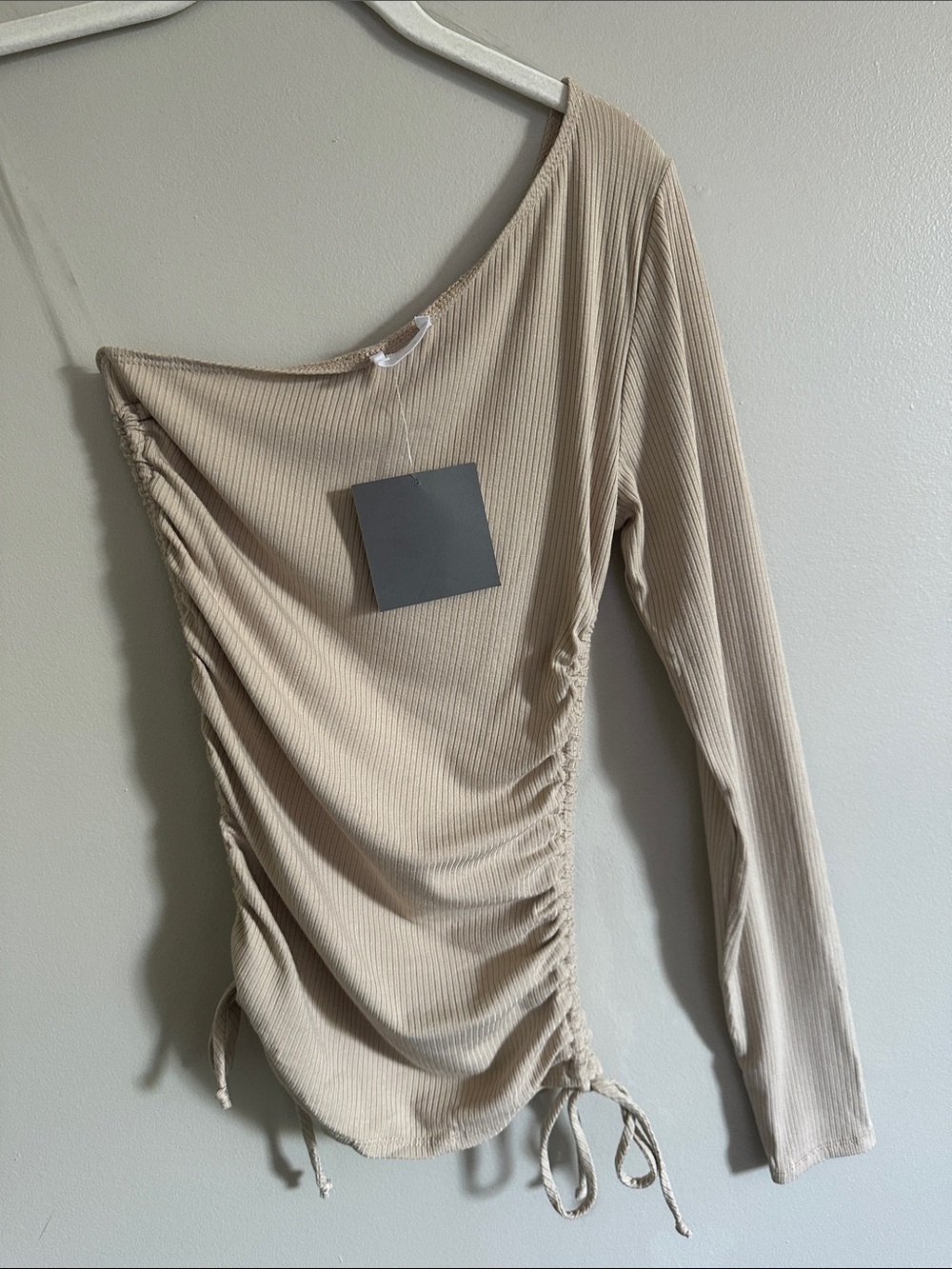 NWT Ribbed fabrication ruched sides one sl… - Picture 11 of 11